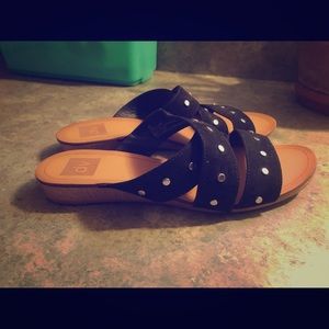 Dv sandals like new